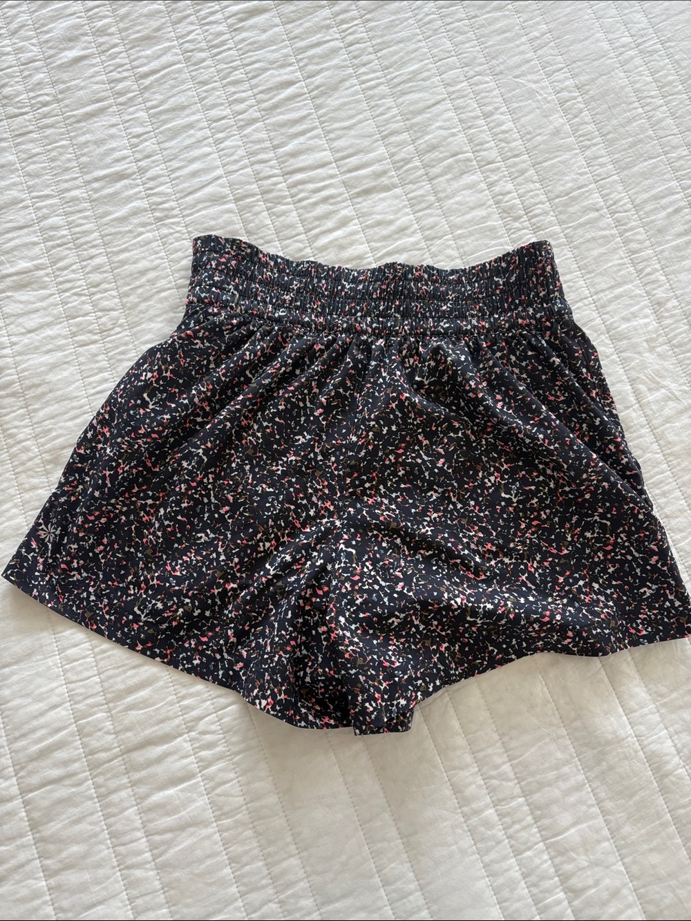 Athleta High Rise Weekender Run Short - Picture 3 of 3